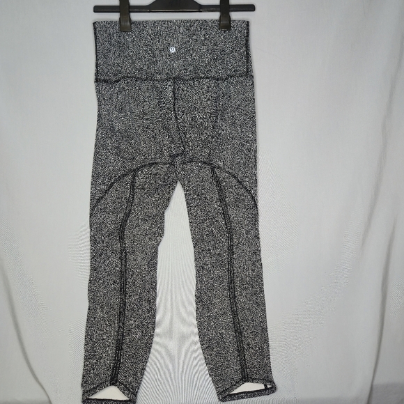 Lululemon Wunder Under High Rise Crop Luxtreme Black/gray Size 10 - Picture 2 of 9
